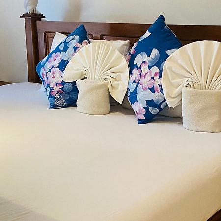 Sagarika Beach Hotel Moragalla Ngoại thất bức ảnh