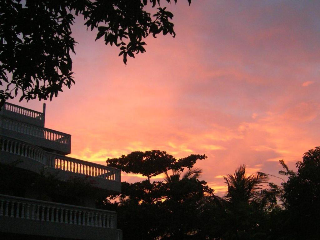 Sagarika Beach Hotel Moragalla Ngoại thất bức ảnh