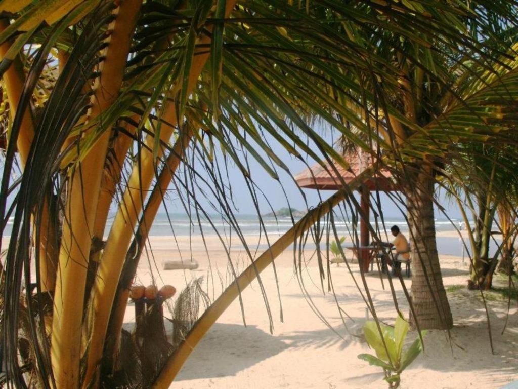 Sagarika Beach Hotel Moragalla Ngoại thất bức ảnh