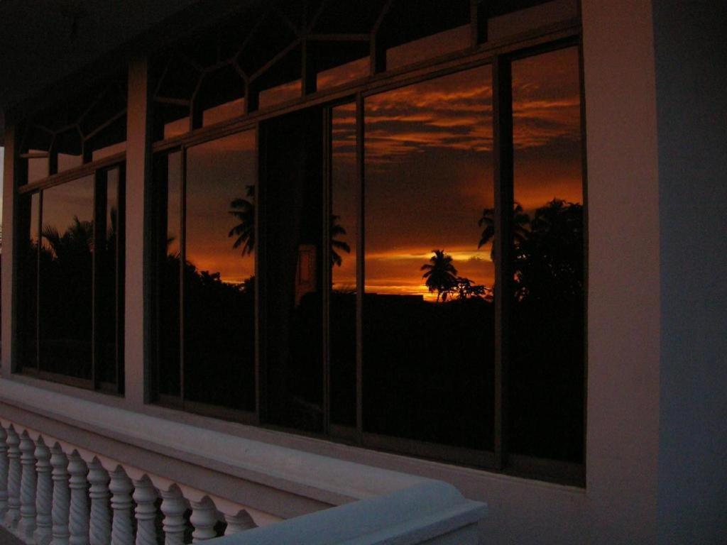 Sagarika Beach Hotel Moragalla Ngoại thất bức ảnh