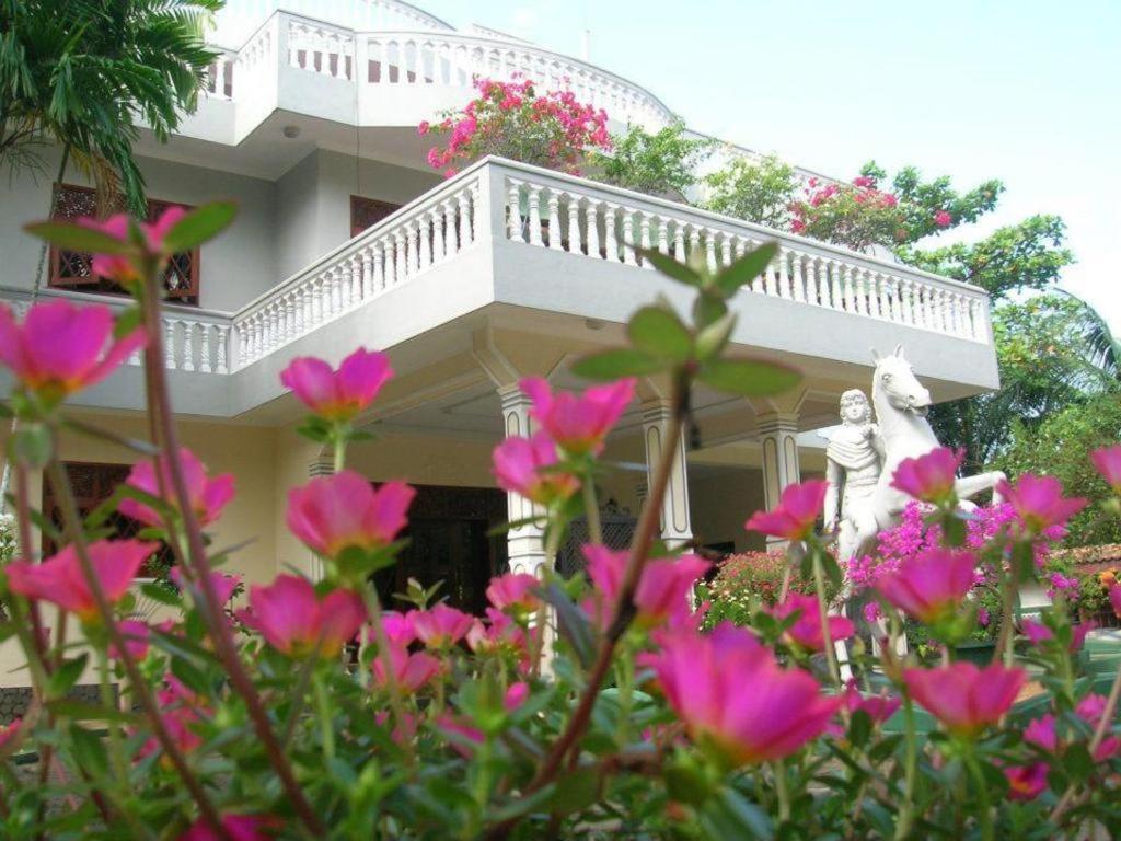 Sagarika Beach Hotel Moragalla Ngoại thất bức ảnh