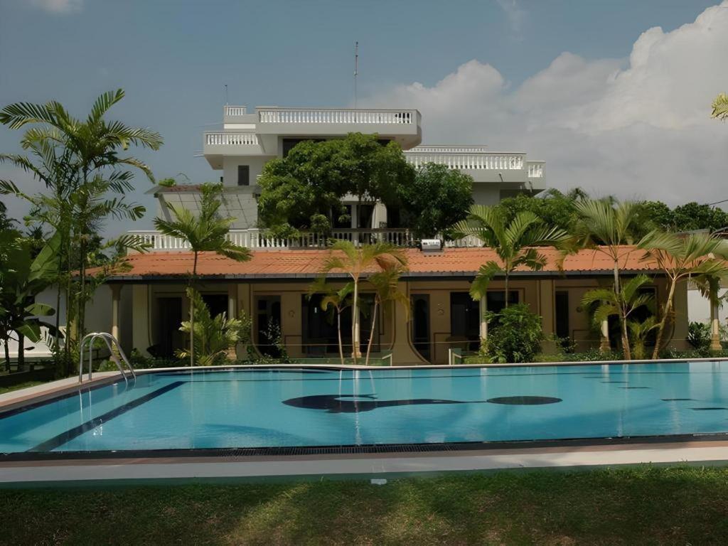 Sagarika Beach Hotel Moragalla Ngoại thất bức ảnh