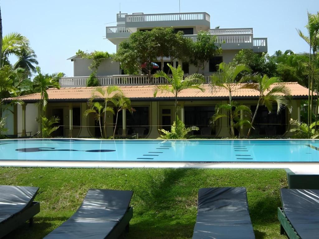 Sagarika Beach Hotel Moragalla Ngoại thất bức ảnh