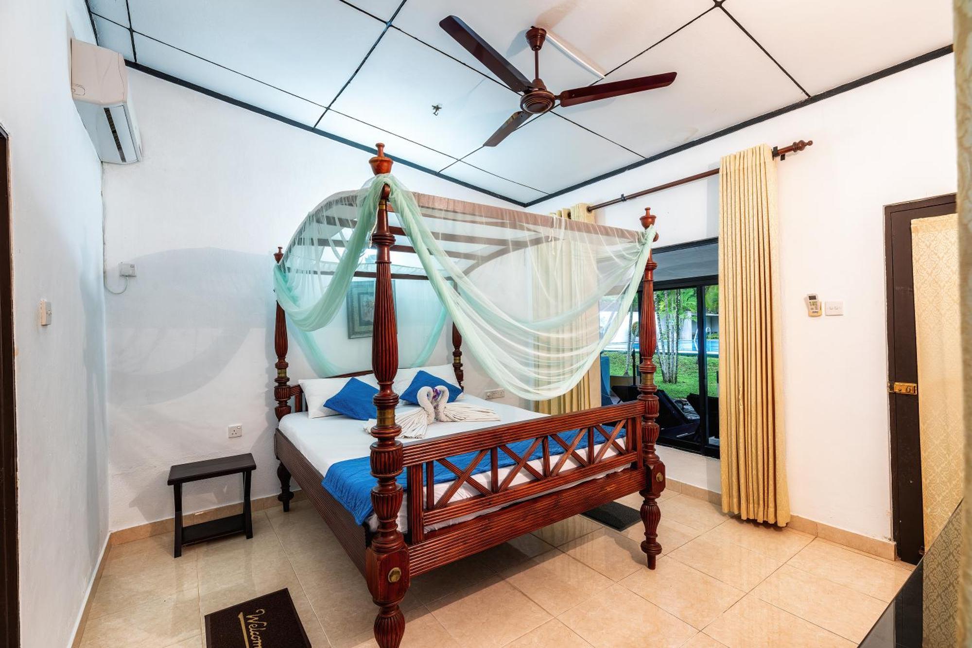 Sagarika Beach Hotel Moragalla Ngoại thất bức ảnh