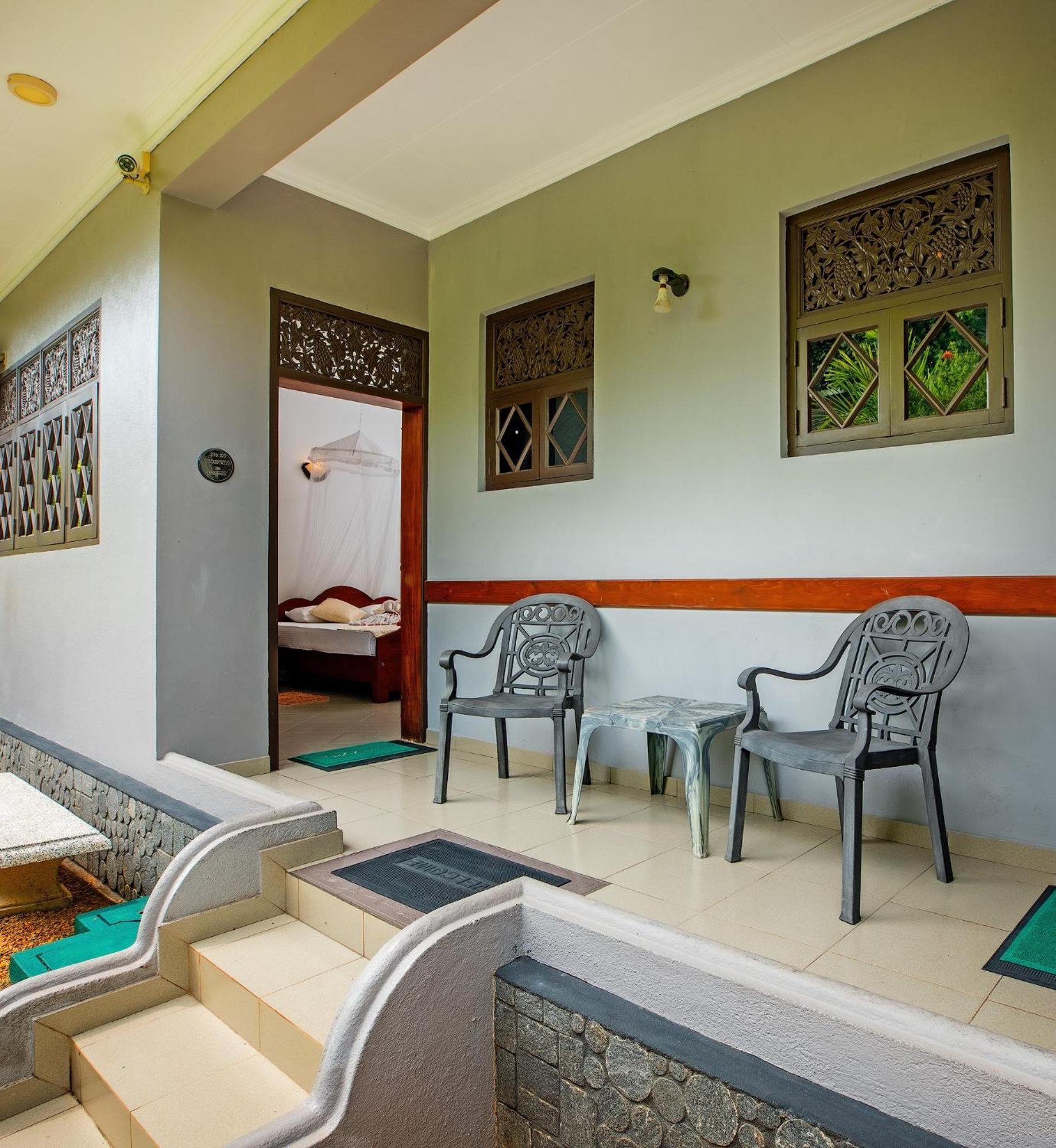 Sagarika Beach Hotel Moragalla Ngoại thất bức ảnh
