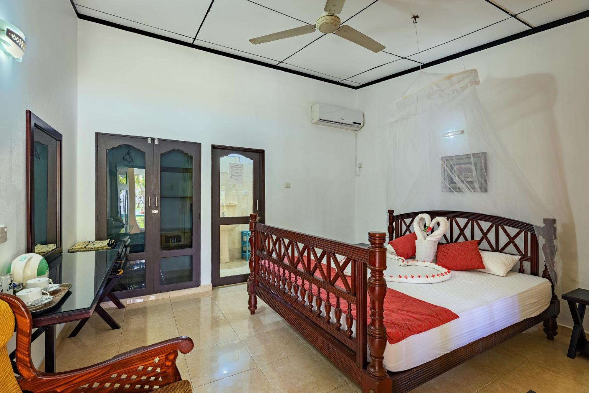 Sagarika Beach Hotel Moragalla Ngoại thất bức ảnh