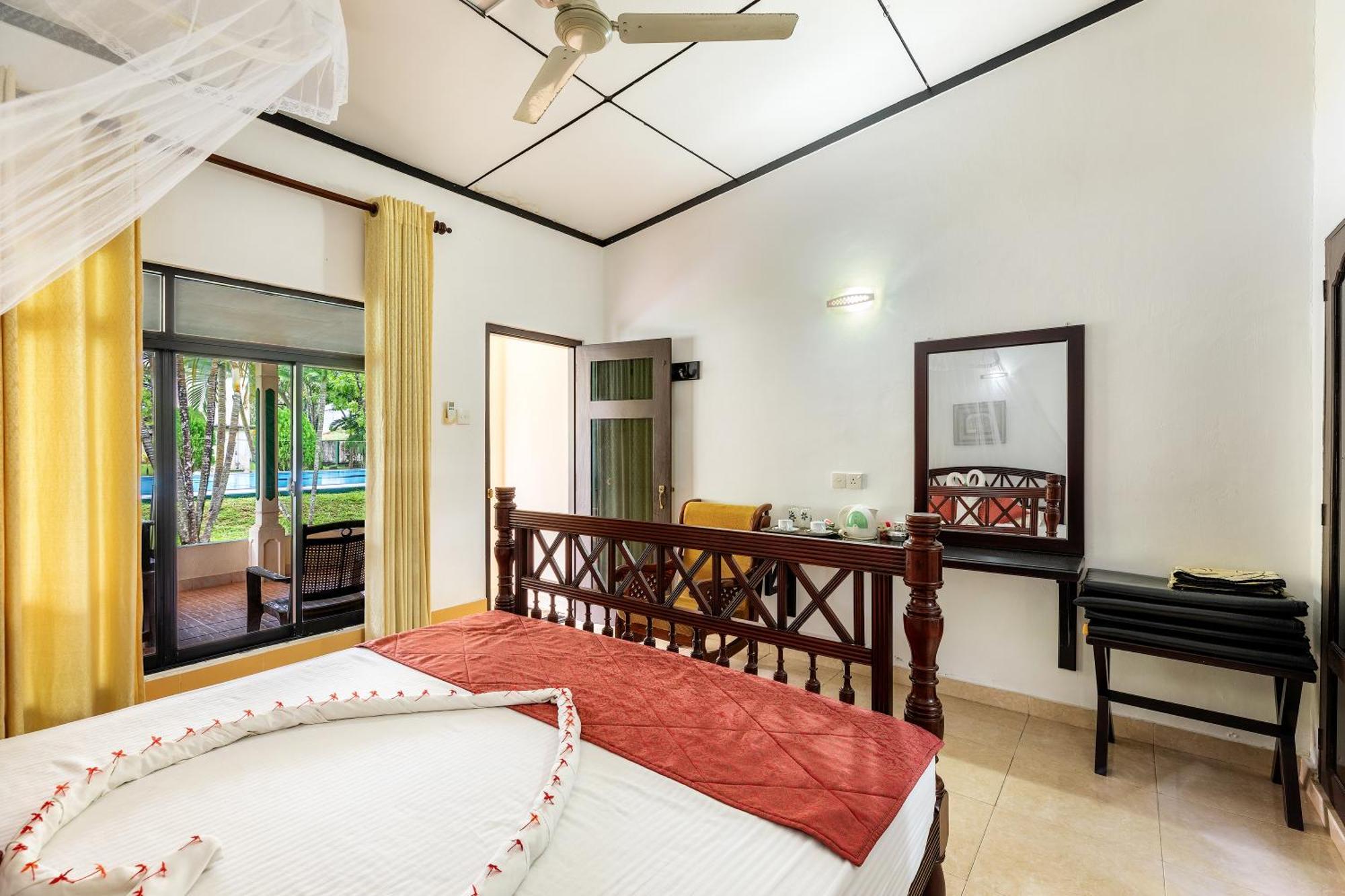 Sagarika Beach Hotel Moragalla Ngoại thất bức ảnh