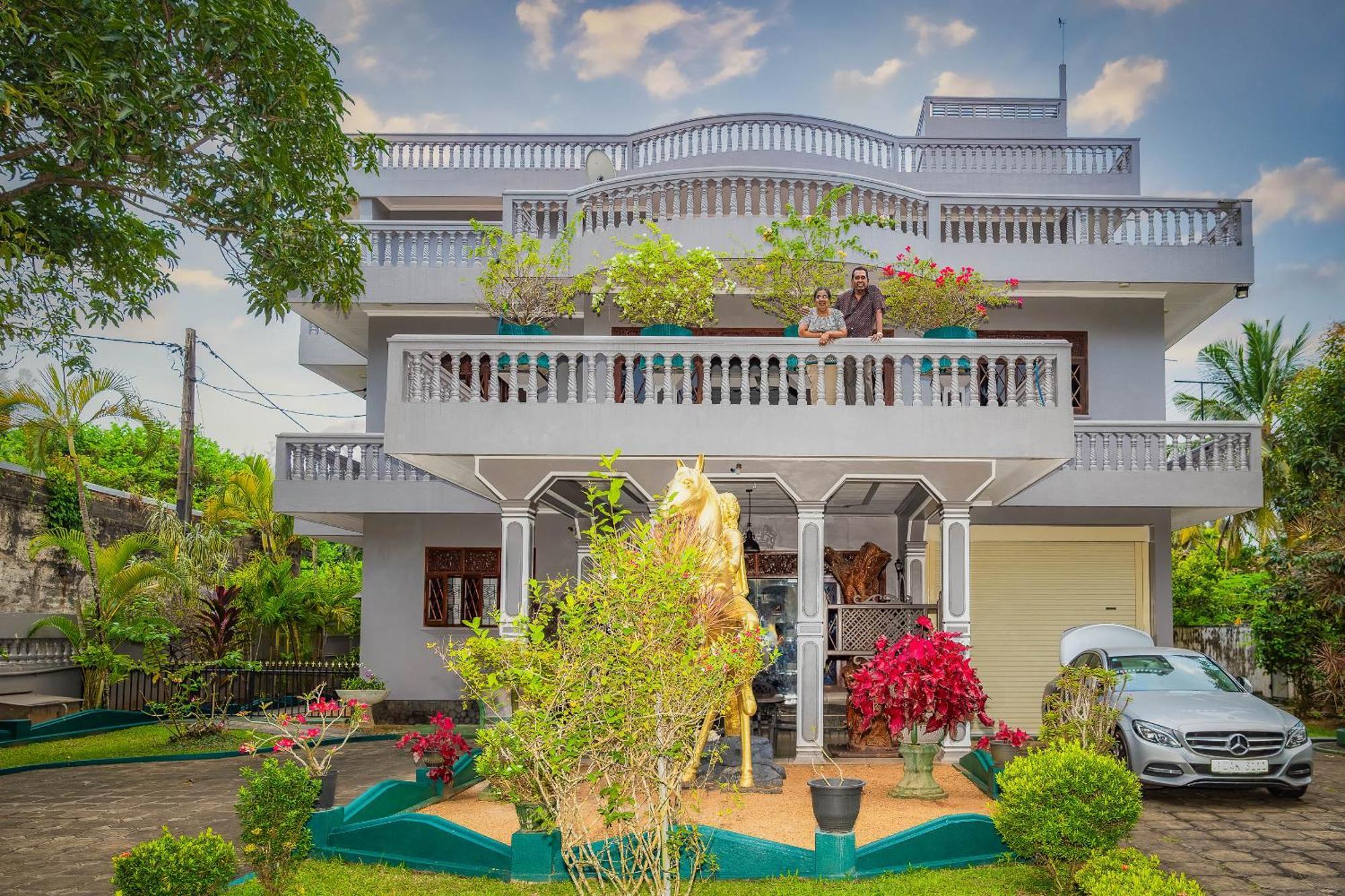 Sagarika Beach Hotel Moragalla Ngoại thất bức ảnh