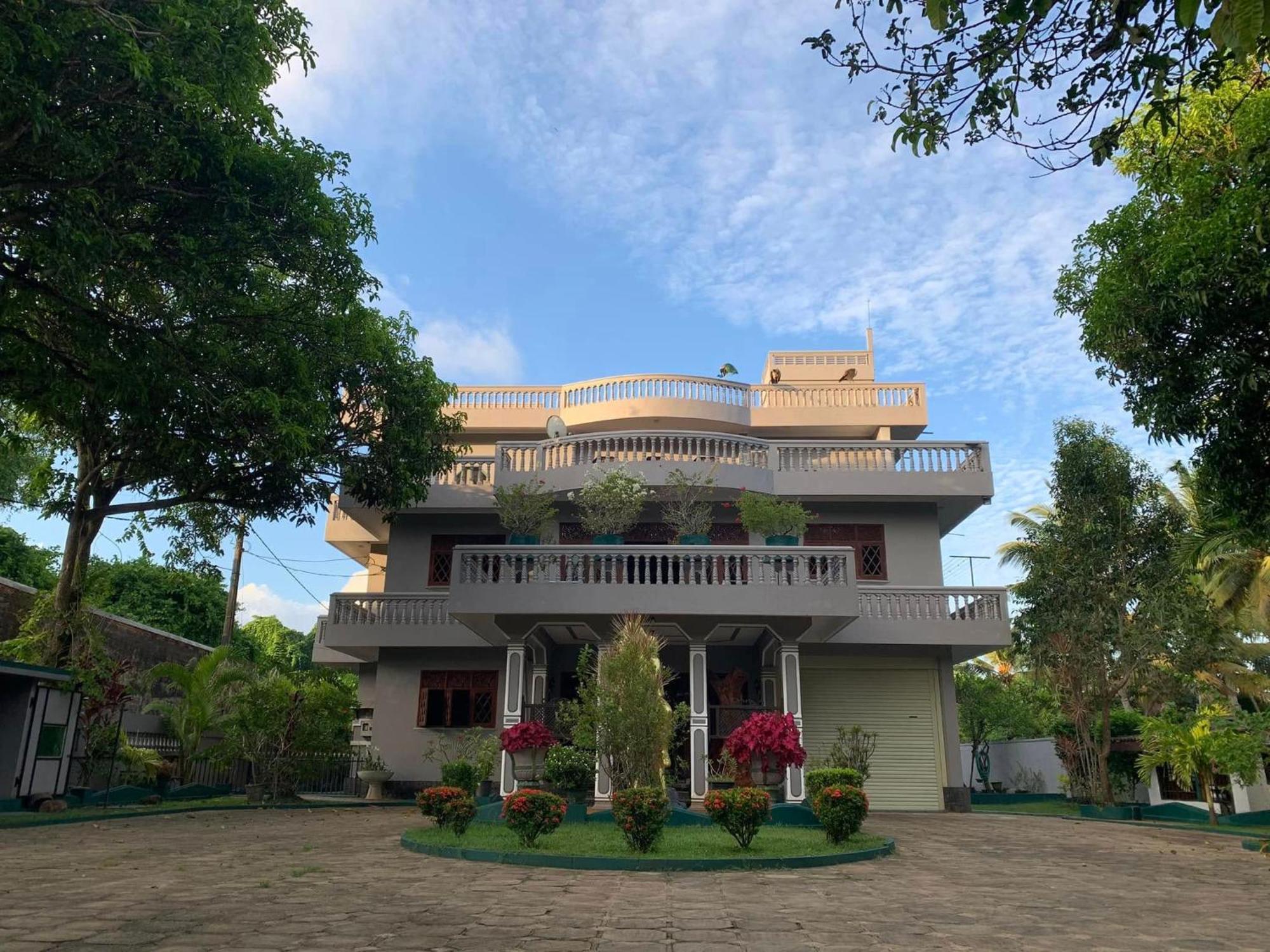 Sagarika Beach Hotel Moragalla Ngoại thất bức ảnh
