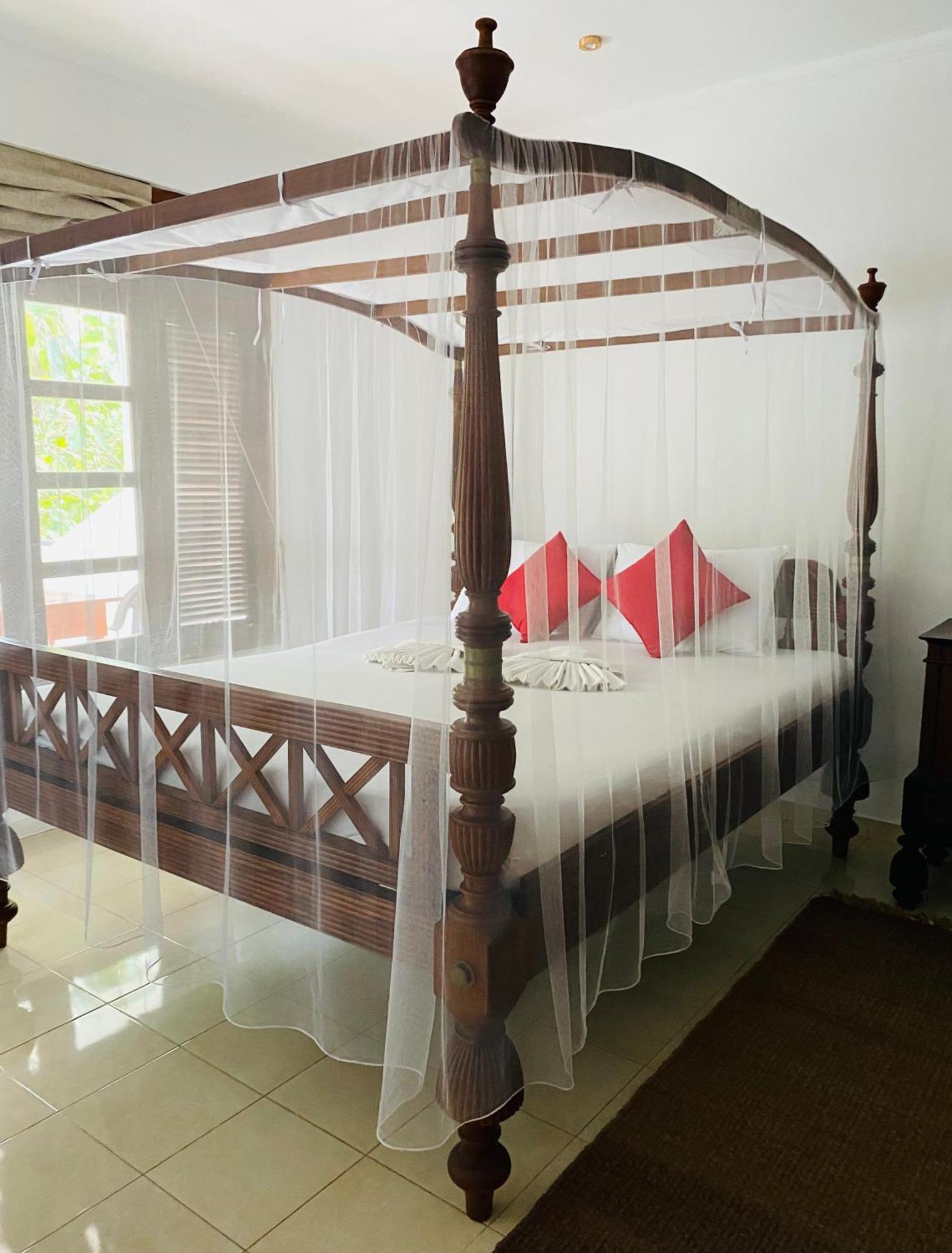 Sagarika Beach Hotel Moragalla Ngoại thất bức ảnh