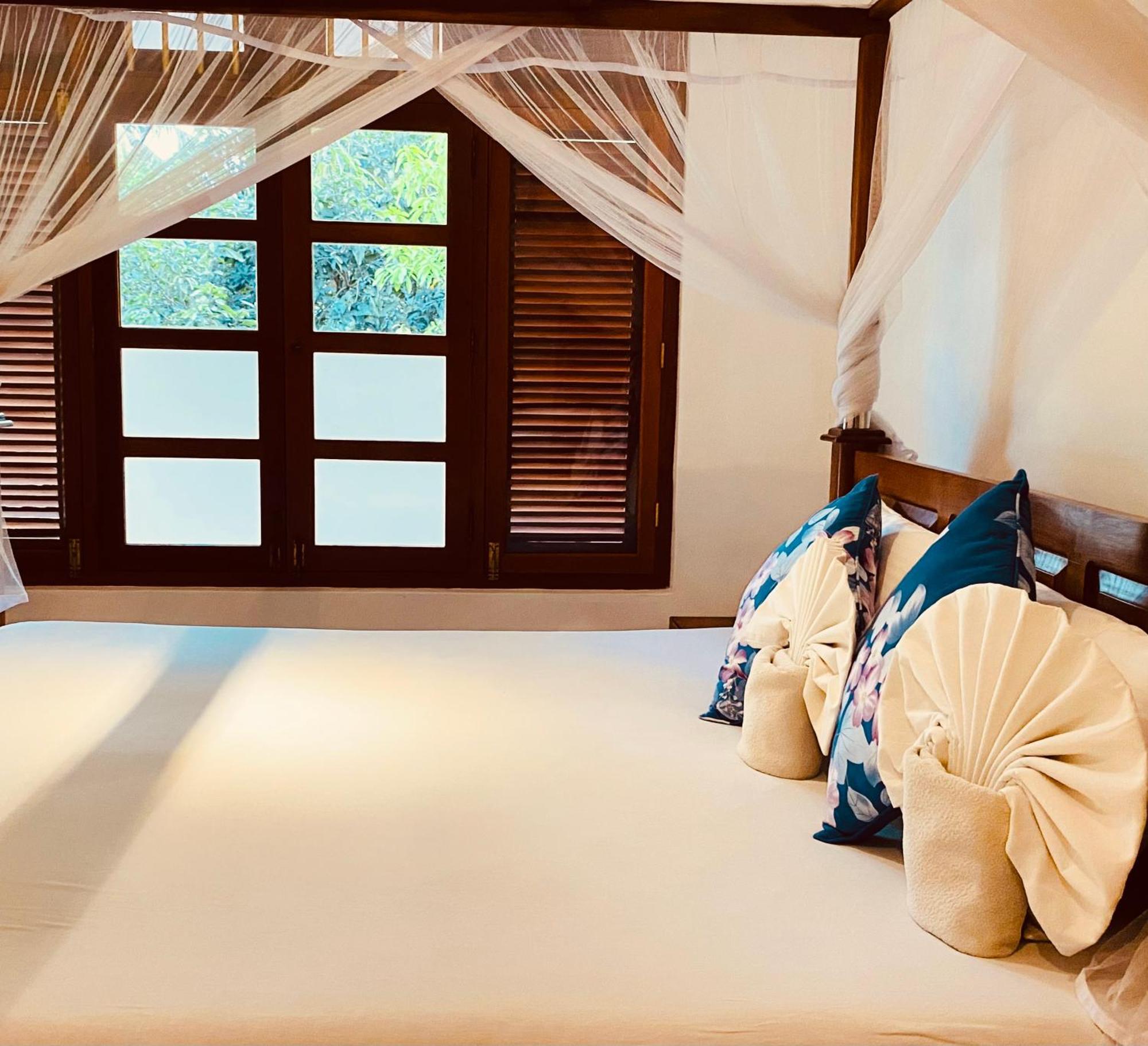 Sagarika Beach Hotel Moragalla Ngoại thất bức ảnh