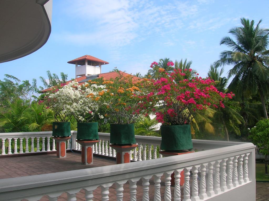 Sagarika Beach Hotel Moragalla Ngoại thất bức ảnh